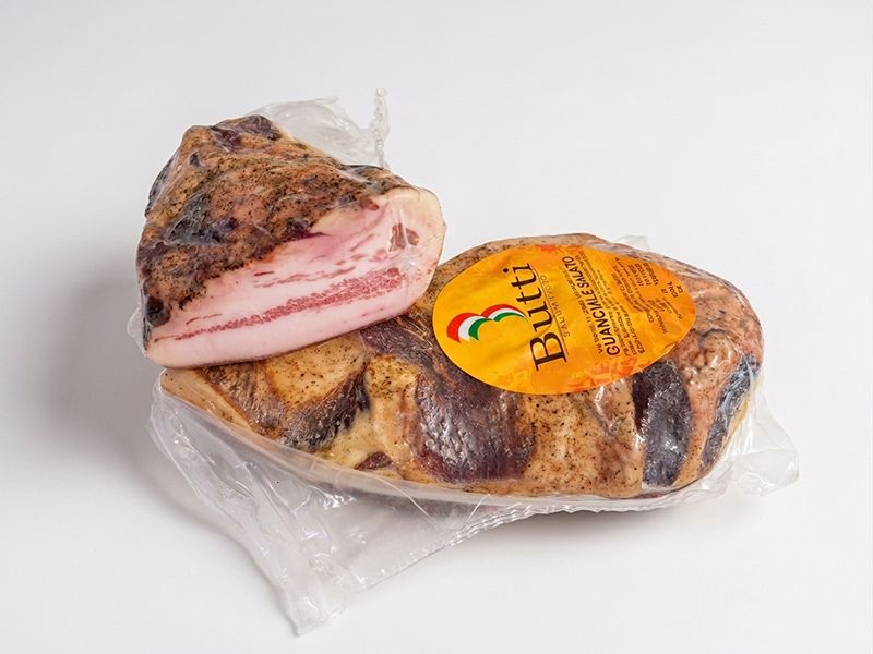 Guanciale salato